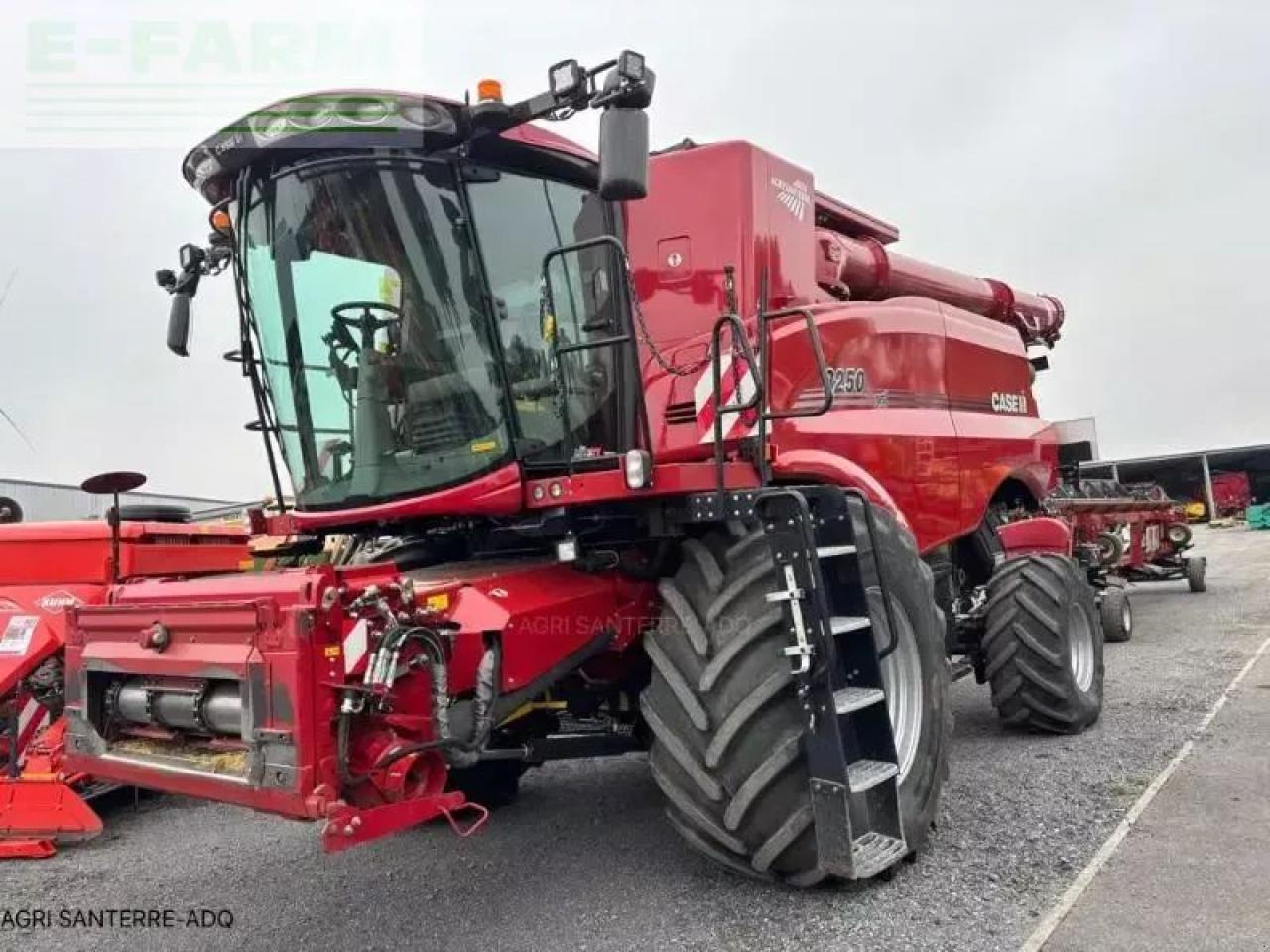 Case-IH axial-flow 8250 - Kombinovani kombajn: slika 1 Case-IH axial-flow 8250 - Kombinovani kombajn: slika 1