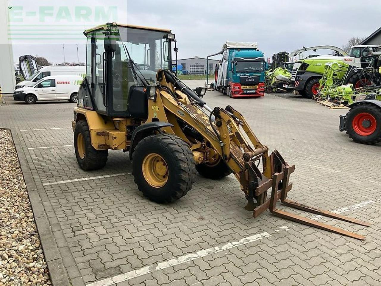 Caterpillar 906 - Mini bager: slika 4 Caterpillar 906 - Mini bager: slika 4