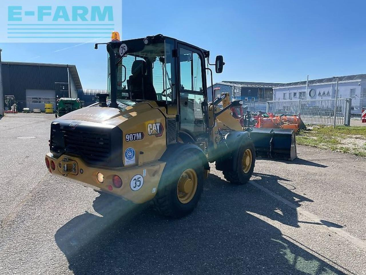 Caterpillar 907m - Mini bager: slika 4 Caterpillar 907m - Mini bager: slika 4