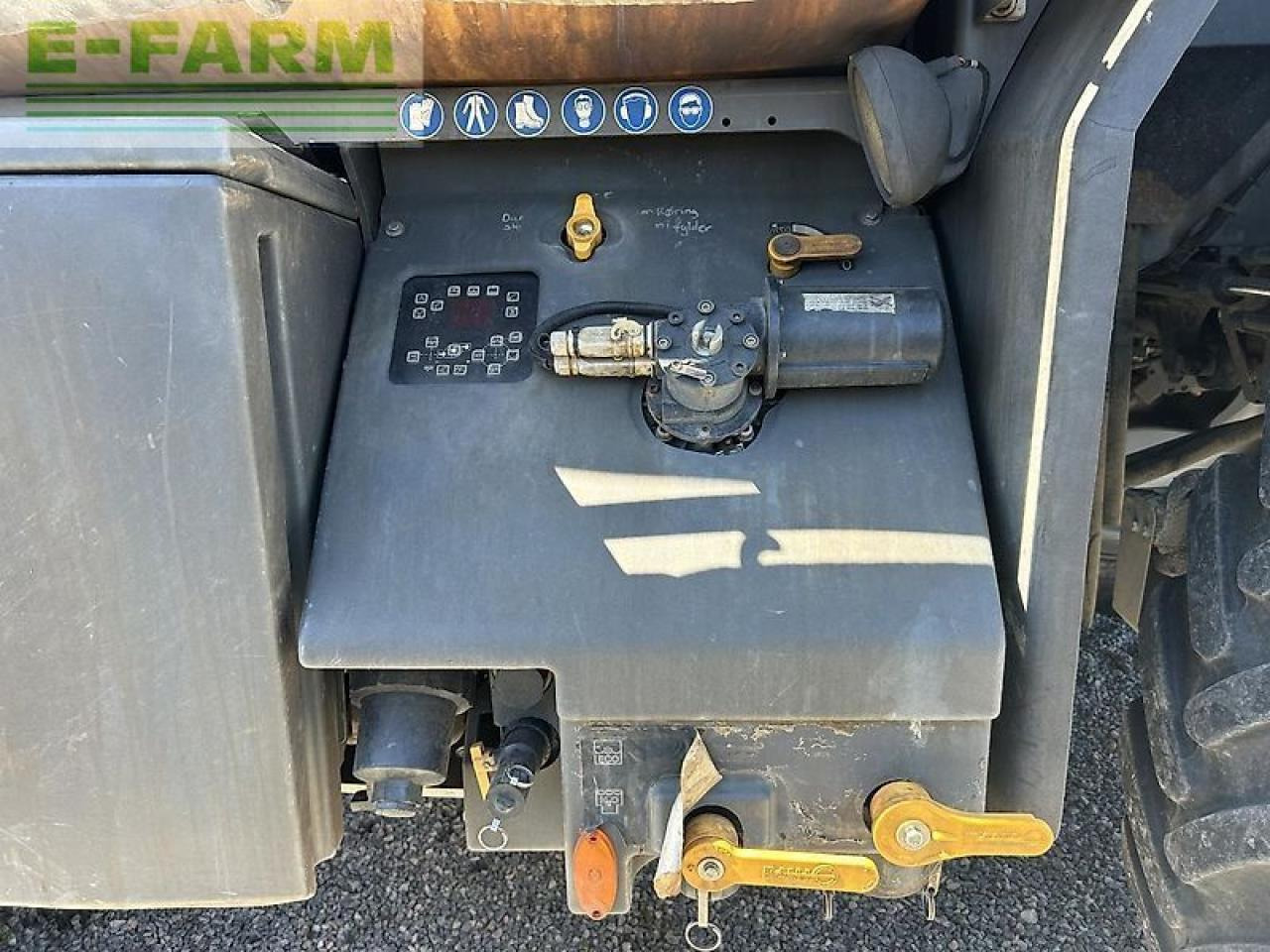 Challenger rg655 - Vučena prskalica: slika 3 Challenger rg655 - Vučena prskalica: slika 3