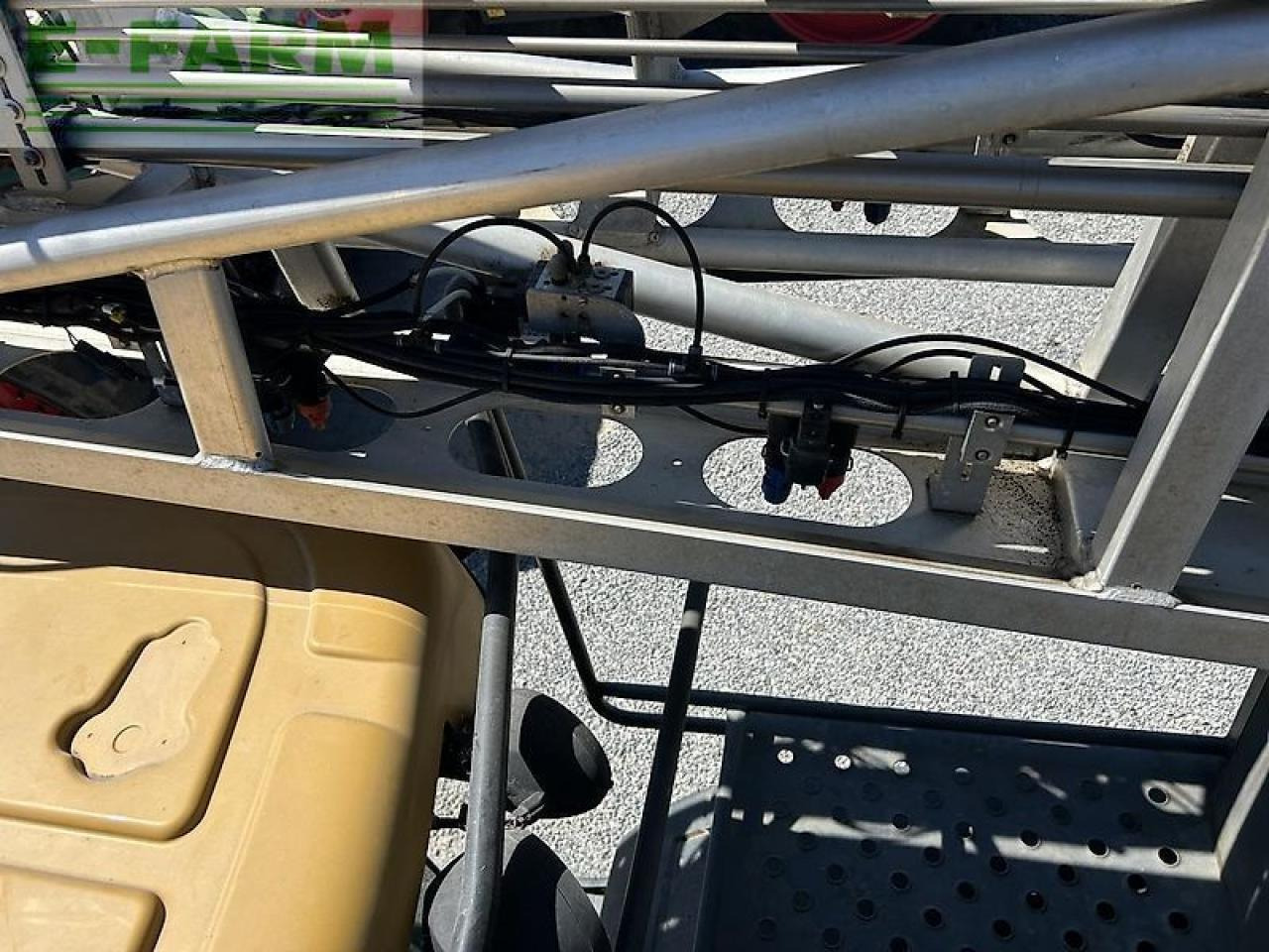 Challenger rg655 - Vučena prskalica: slika 4 Challenger rg655 - Vučena prskalica: slika 4