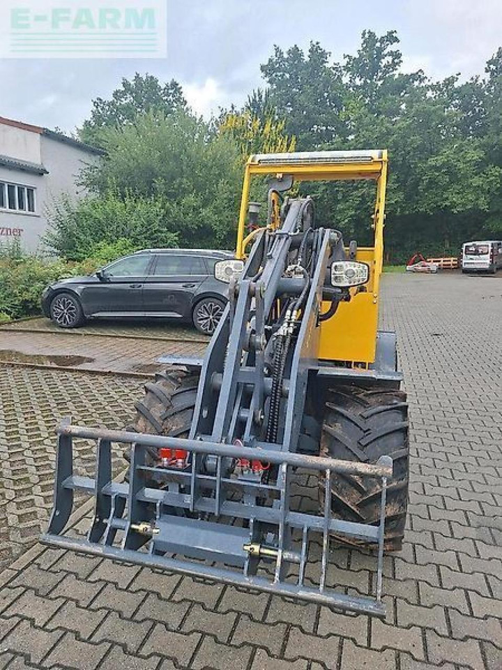 Eurotrac w12s-2 hoflader radlader lader euroaufnahme 820/w12s - Mini bager: slika 4 Eurotrac w12s-2 hoflader radlader lader euroaufnahme 820/w12s - Mini bager: slika 4