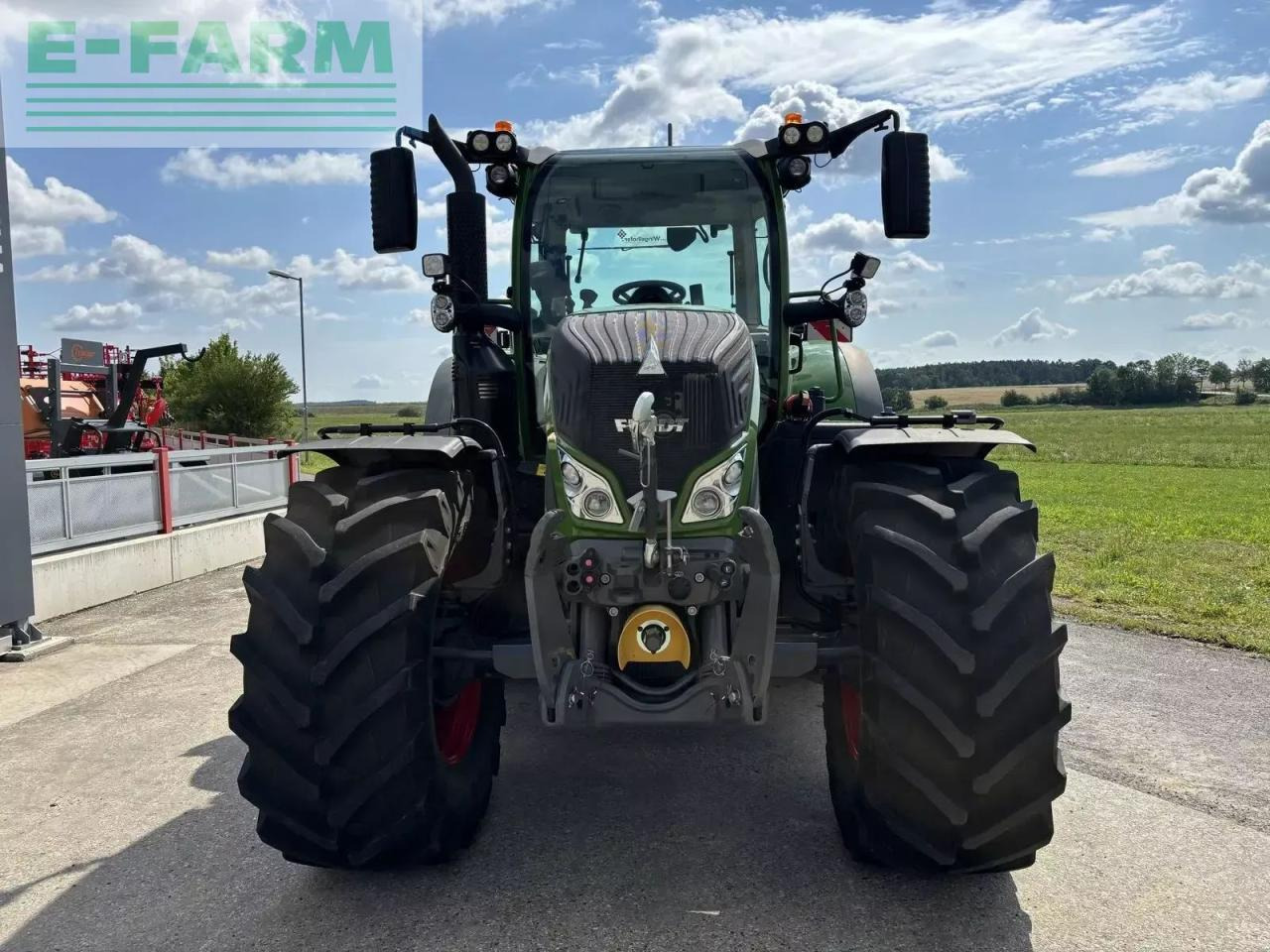 Fendt 724 vario profi+ ProfiPlus - Traktor: slika 2 Fendt 724 vario profi+ ProfiPlus - Traktor: slika 2