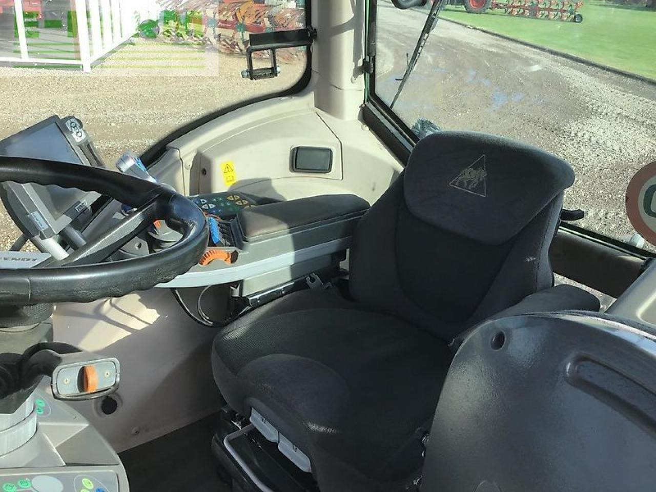 Fendt 828 vario scr - Traktor: slika 4 Fendt 828 vario scr - Traktor: slika 4