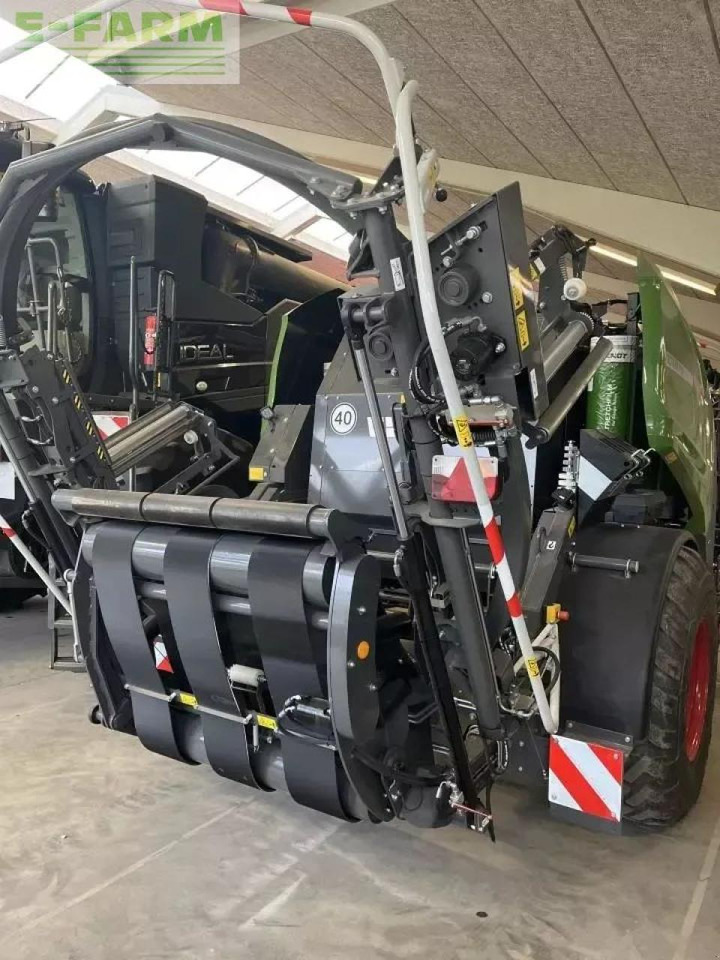Fendt rotana 130f combi - Balirka za kockaste bale: slika 2 Fendt rotana 130f combi - Balirka za kockaste bale: slika 2
