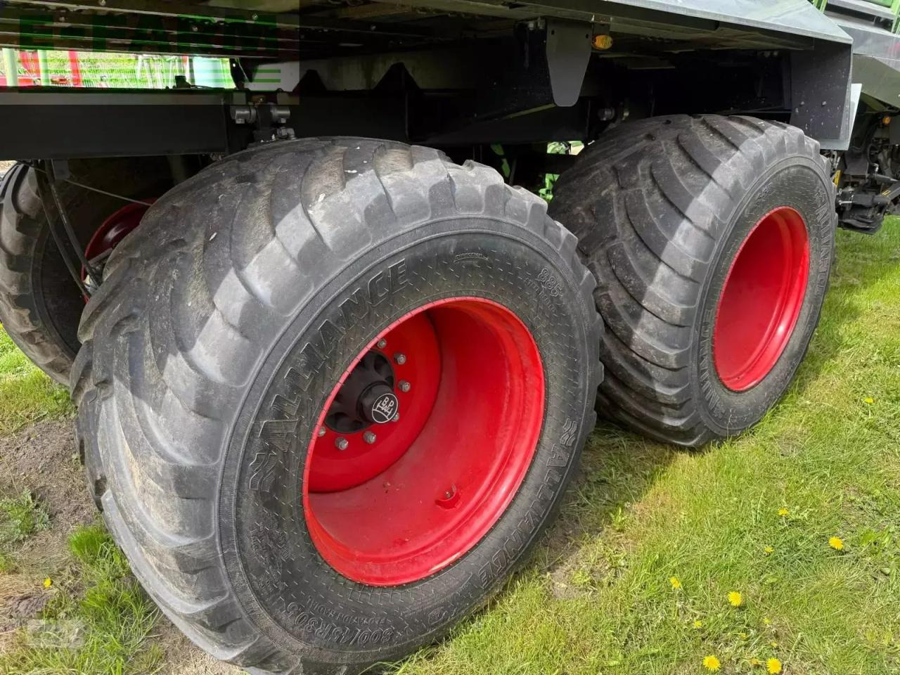 Fendt tigo 75 vr mit 800-er bereifung, laderaumabdeckung und dosierwalzen - Prikolica sa automatskim punjenjem: slika 4 Fendt tigo 75 vr mit 800-er bereifung, laderaumabdeckung und dosierwalzen - Prikolica sa automatskim punjenjem: slika 4