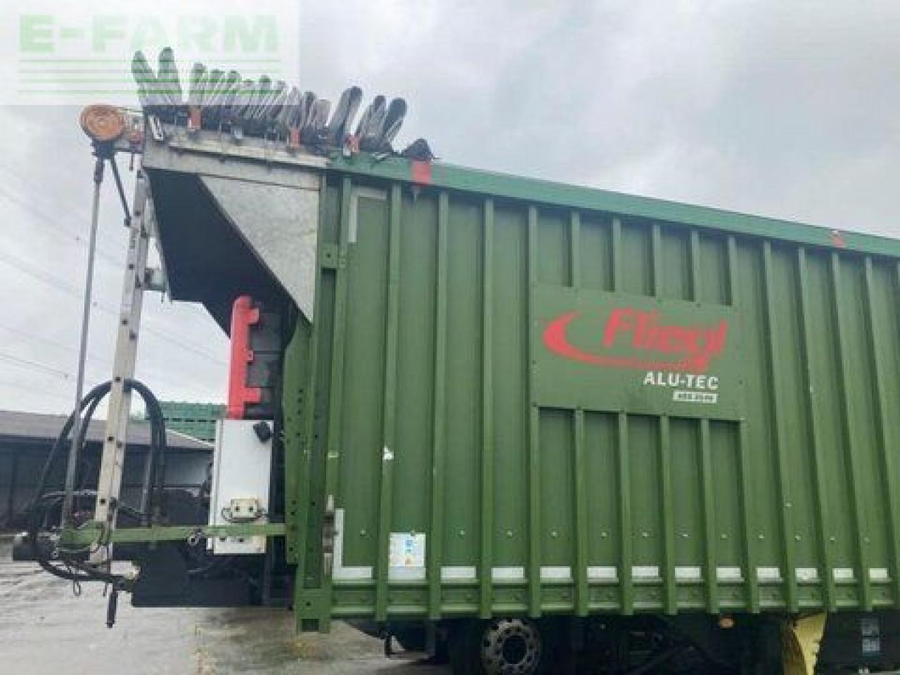 Fliegl abschiebesattelauflieger 3108 - Traktorska prikolica za farmu/ Kiper: slika 4 Fliegl abschiebesattelauflieger 3108 - Traktorska prikolica za farmu/ Kiper: slika 4