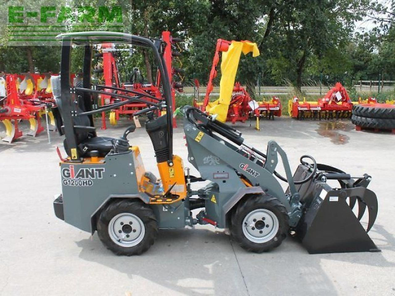 Giant g 1200 - Mini bager: slika 3 Giant g 1200 - Mini bager: slika 3