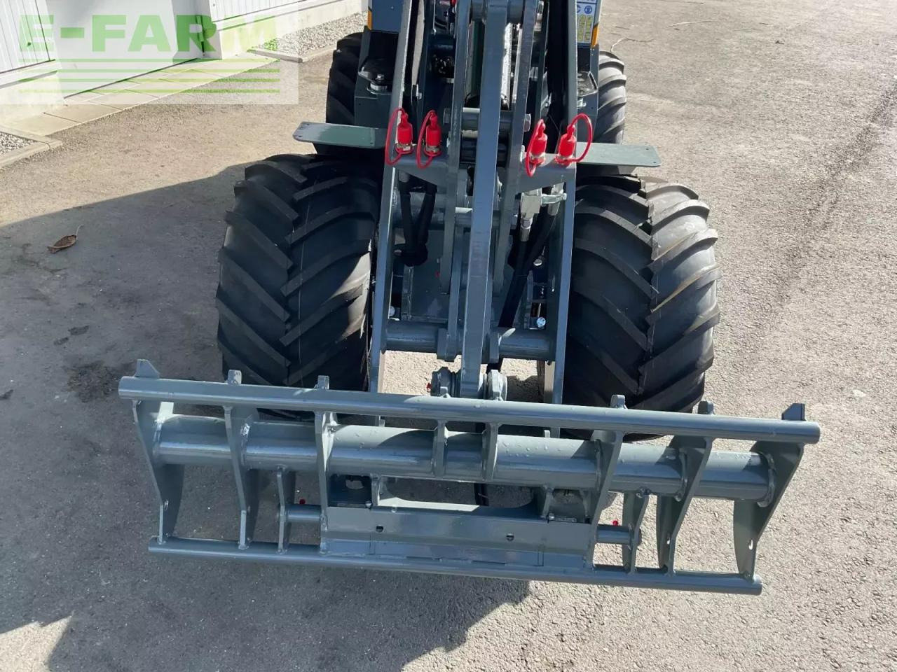 Giant g 2300 hd - Utovarivač točkaš: slika 2 Giant g 2300 hd - Utovarivač točkaš: slika 2