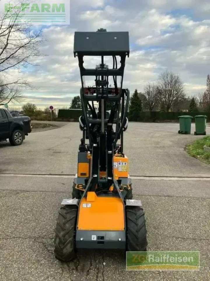 Giant g1200 - Mini bager: slika 2 Giant g1200 - Mini bager: slika 2