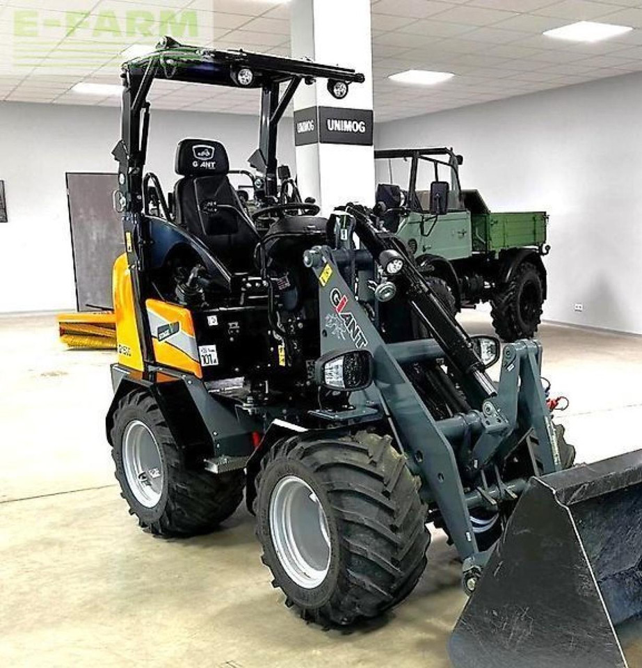 Giant g1500 radlader/hoflader - Mini bager: slika 1 Giant g1500 radlader/hoflader - Mini bager: slika 1