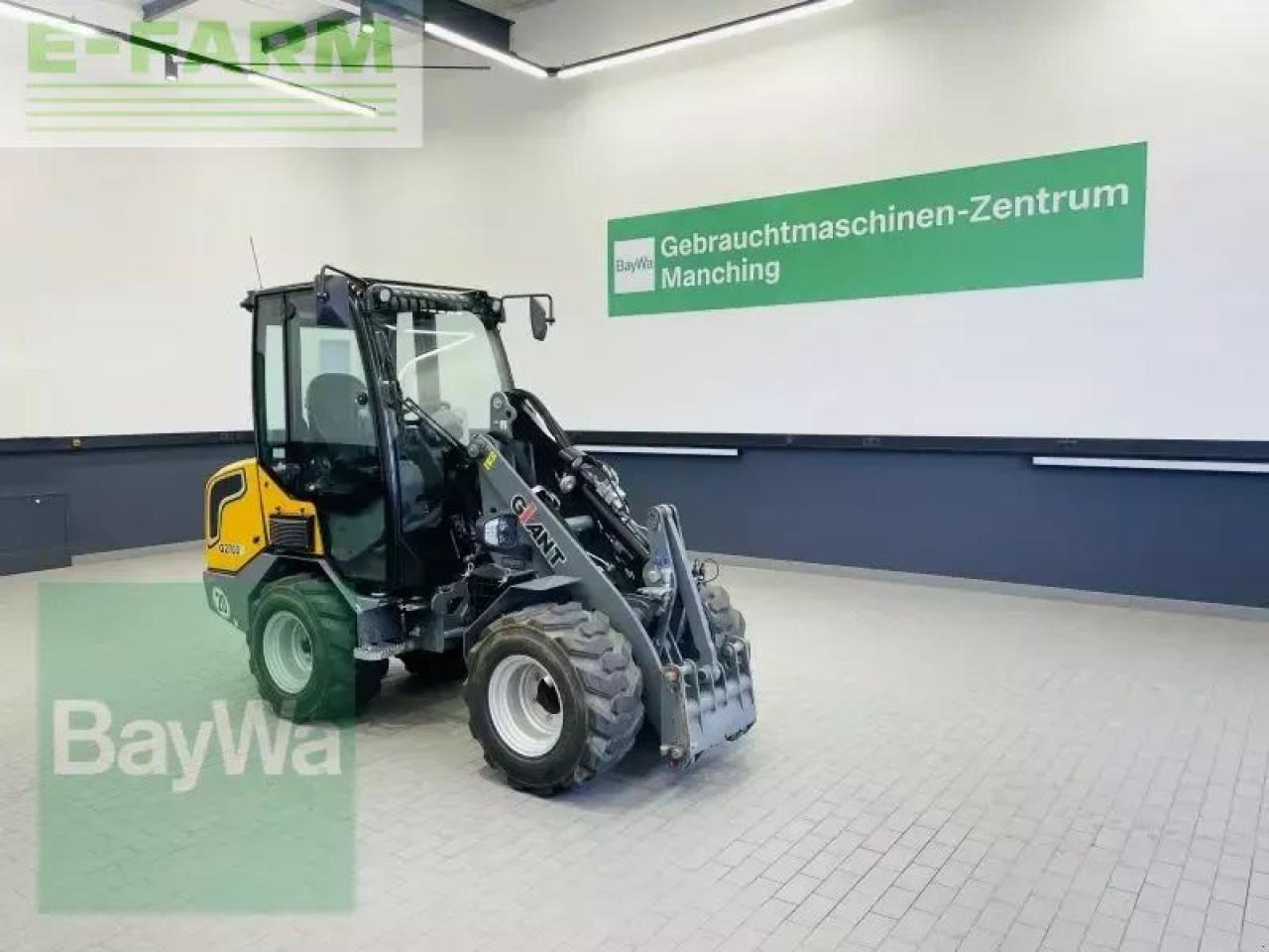 Giant g2700e - Mini bager: slika 1 Giant g2700e - Mini bager: slika 1