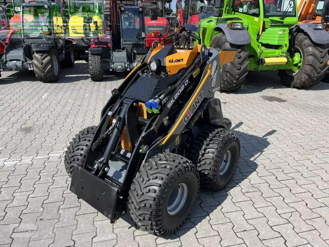Giant sk 202d neuwertig inkl. schaufel & pg - Utovarivač točkaš: slika 1 Giant sk 202d neuwertig inkl. schaufel & pg - Utovarivač točkaš: slika 1