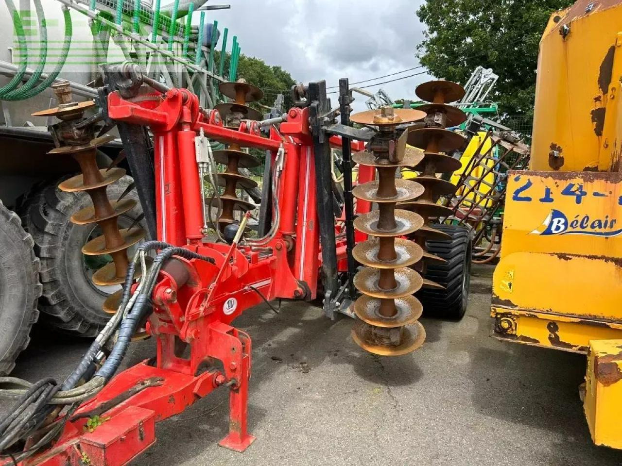 Gregoire Besson acerox32d - Tanjirača: slika 1 Gregoire Besson acerox32d - Tanjirača: slika 1