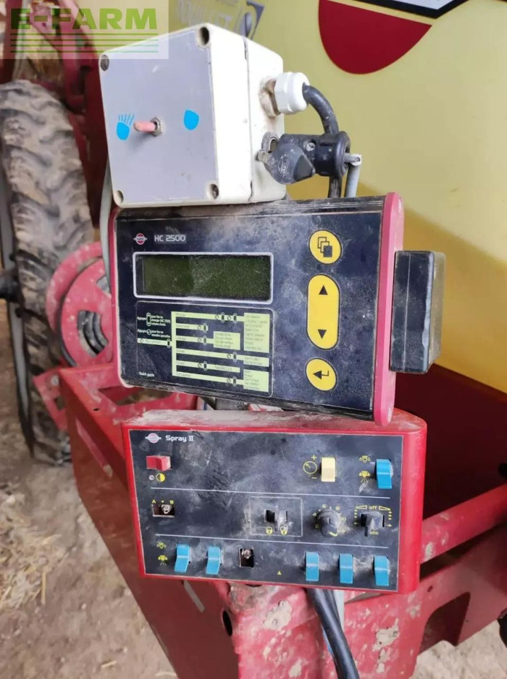 Hardi navigator 3000l - Vučena prskalica: slika 4 Hardi navigator 3000l - Vučena prskalica: slika 4