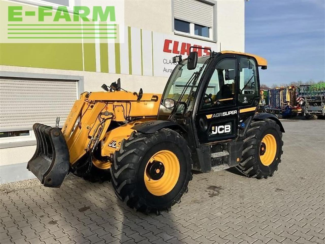 JCB 542-70 agrisuper - Mini bager: slika 1 JCB 542-70 agrisuper - Mini bager: slika 1
