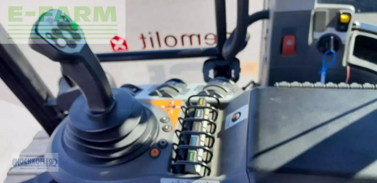 JCB 8330 - Traktor: slika 2 JCB 8330 - Traktor: slika 2