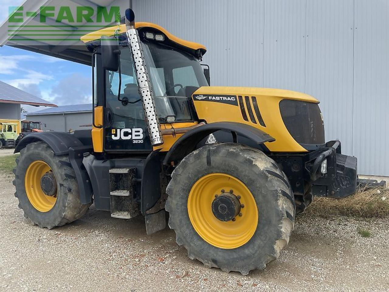 JCB fastrac 3230 - Traktor: slika 1 JCB fastrac 3230 - Traktor: slika 1