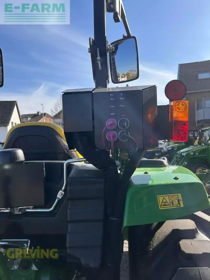 John Deere 4066m - Traktor: slika 2 John Deere 4066m - Traktor: slika 2