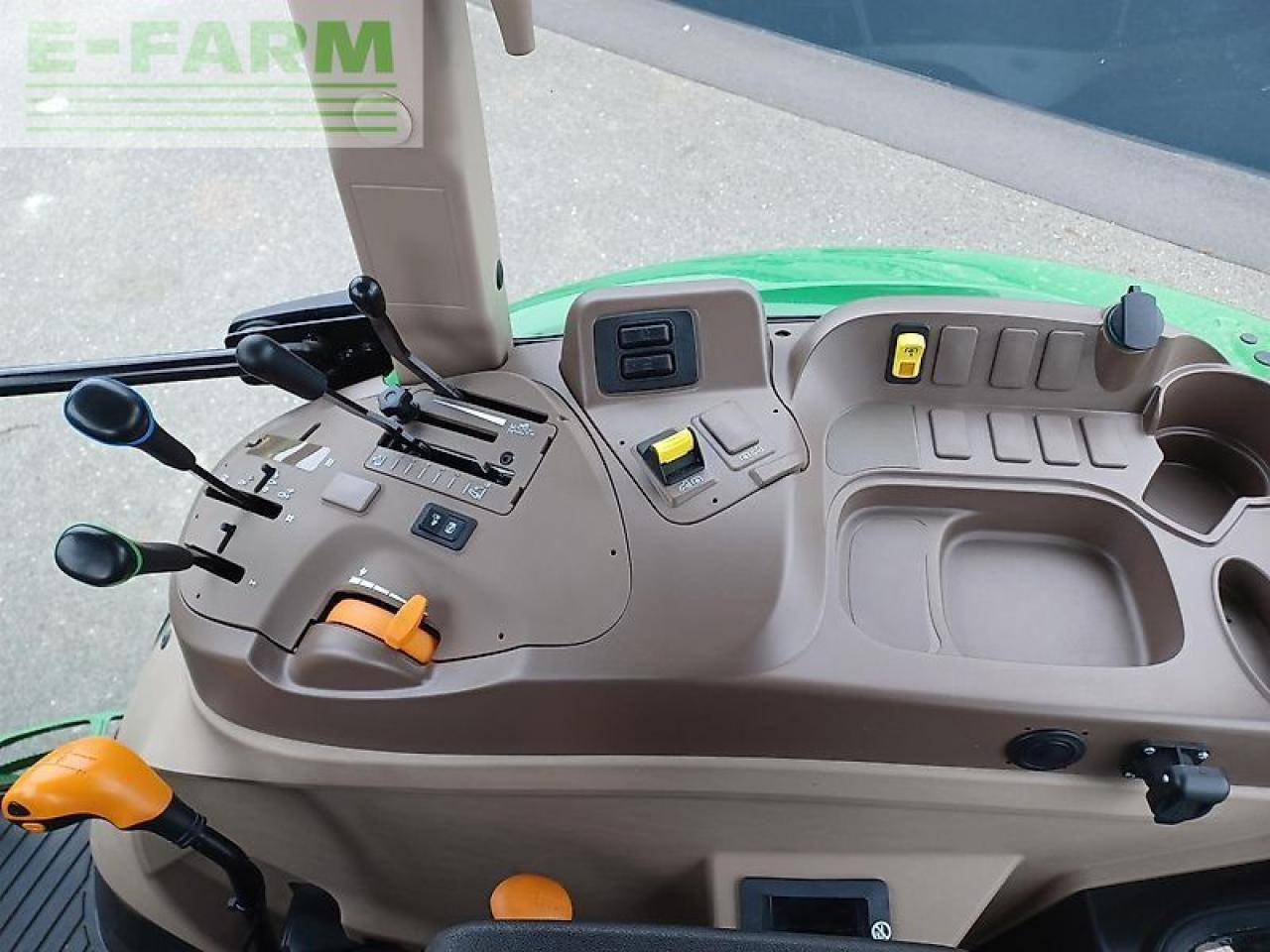 Traktor John Deere 5058e: slika 11 Traktor John Deere 5058e: slika 11