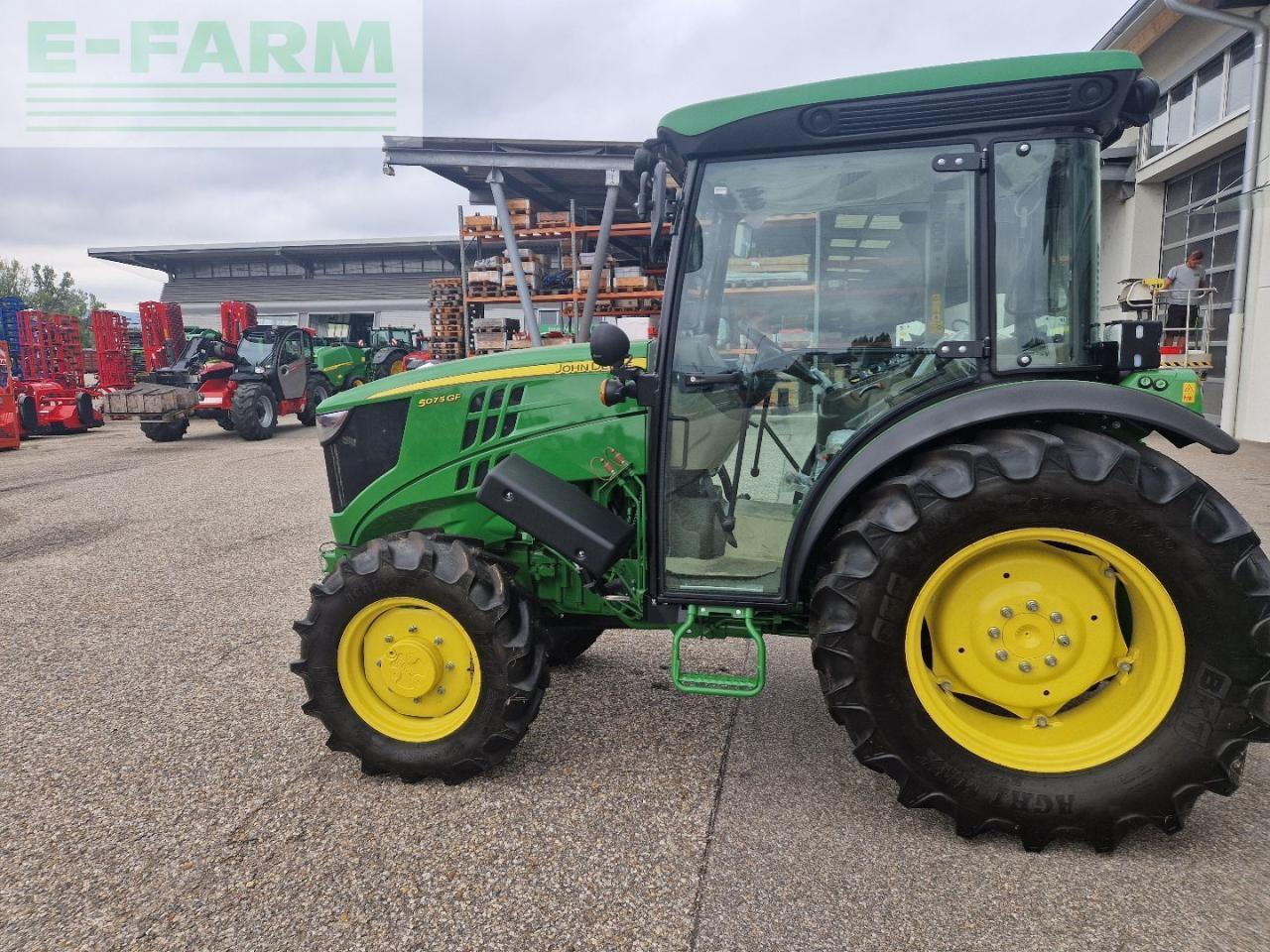 John Deere 5075 GF - Traktor: slika 2 John Deere 5075 GF - Traktor: slika 2