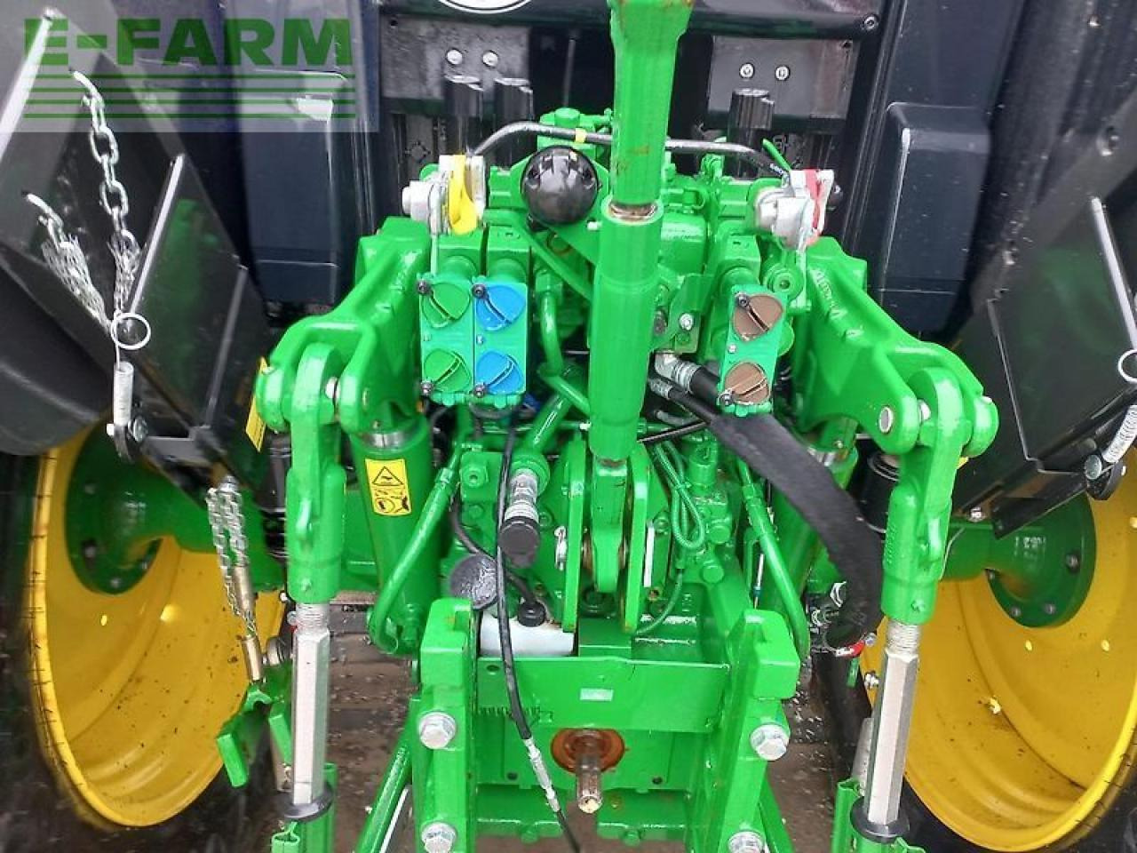 John Deere 6090m - Traktor: slika 5 John Deere 6090m - Traktor: slika 5
