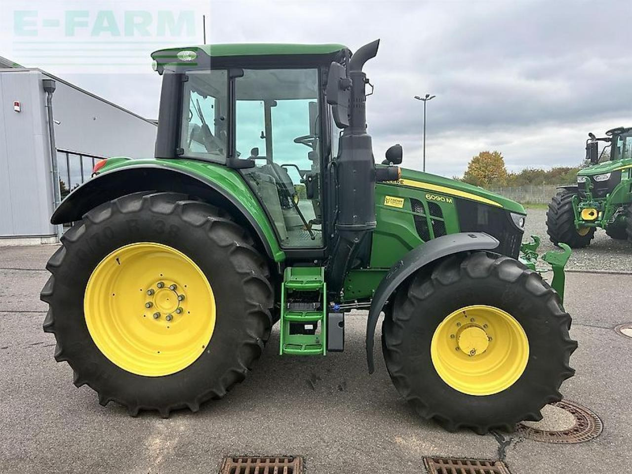 John Deere 6090m - Traktor: slika 4 John Deere 6090m - Traktor: slika 4