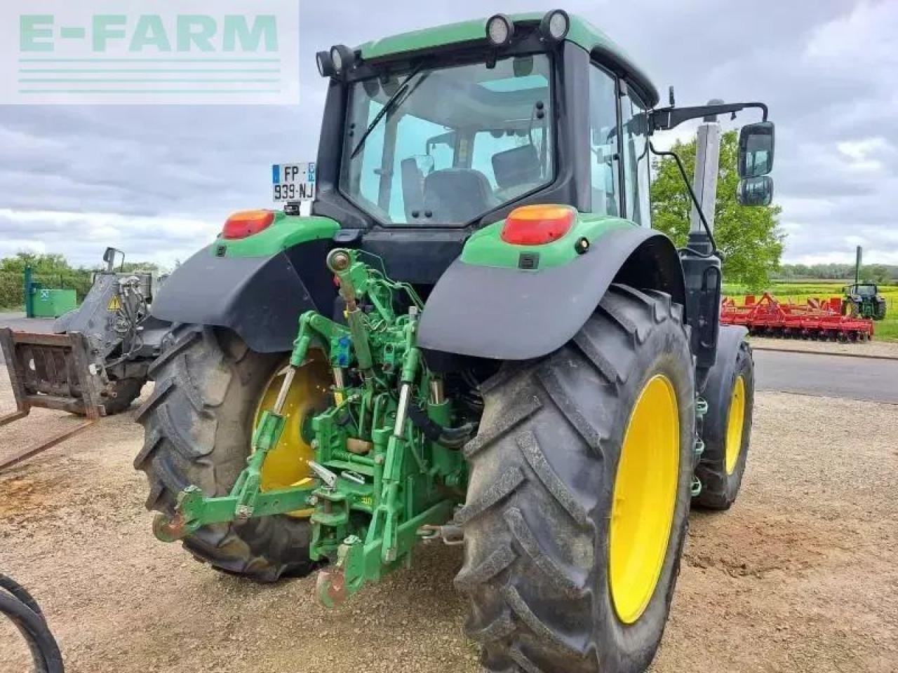 John Deere 6110m - Traktor: slika 4 John Deere 6110m - Traktor: slika 4