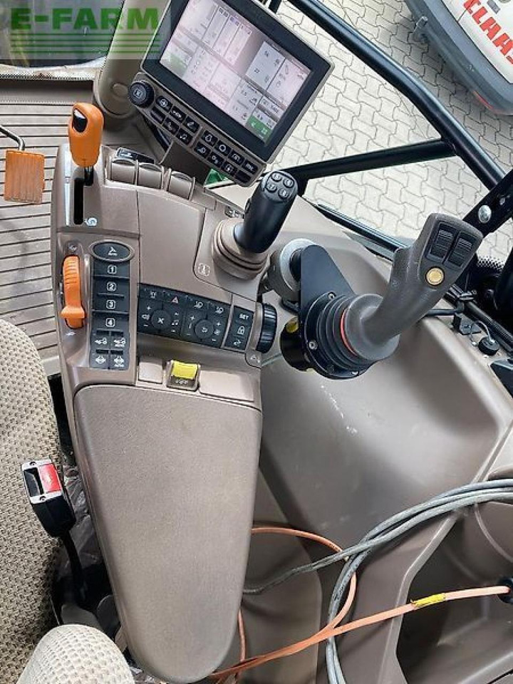 Traktor John Deere 6110r kommunal: slika 11