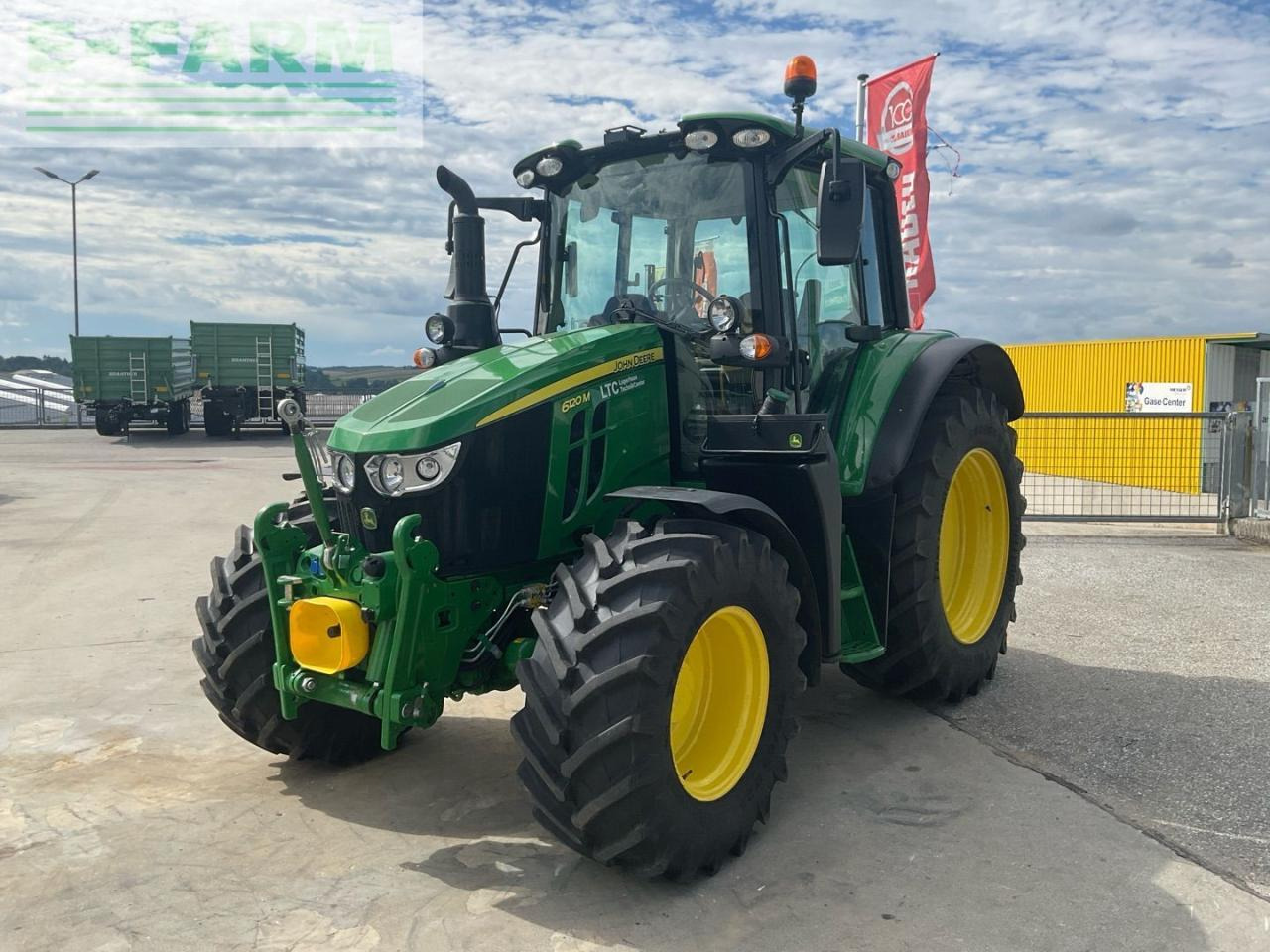 John Deere 6120M - Traktor: slika 1 John Deere 6120M - Traktor: slika 1