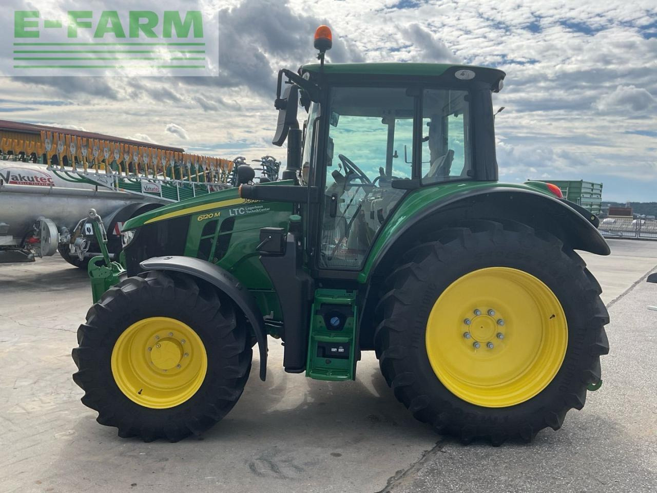 John Deere 6120M - Traktor: slika 2 John Deere 6120M - Traktor: slika 2