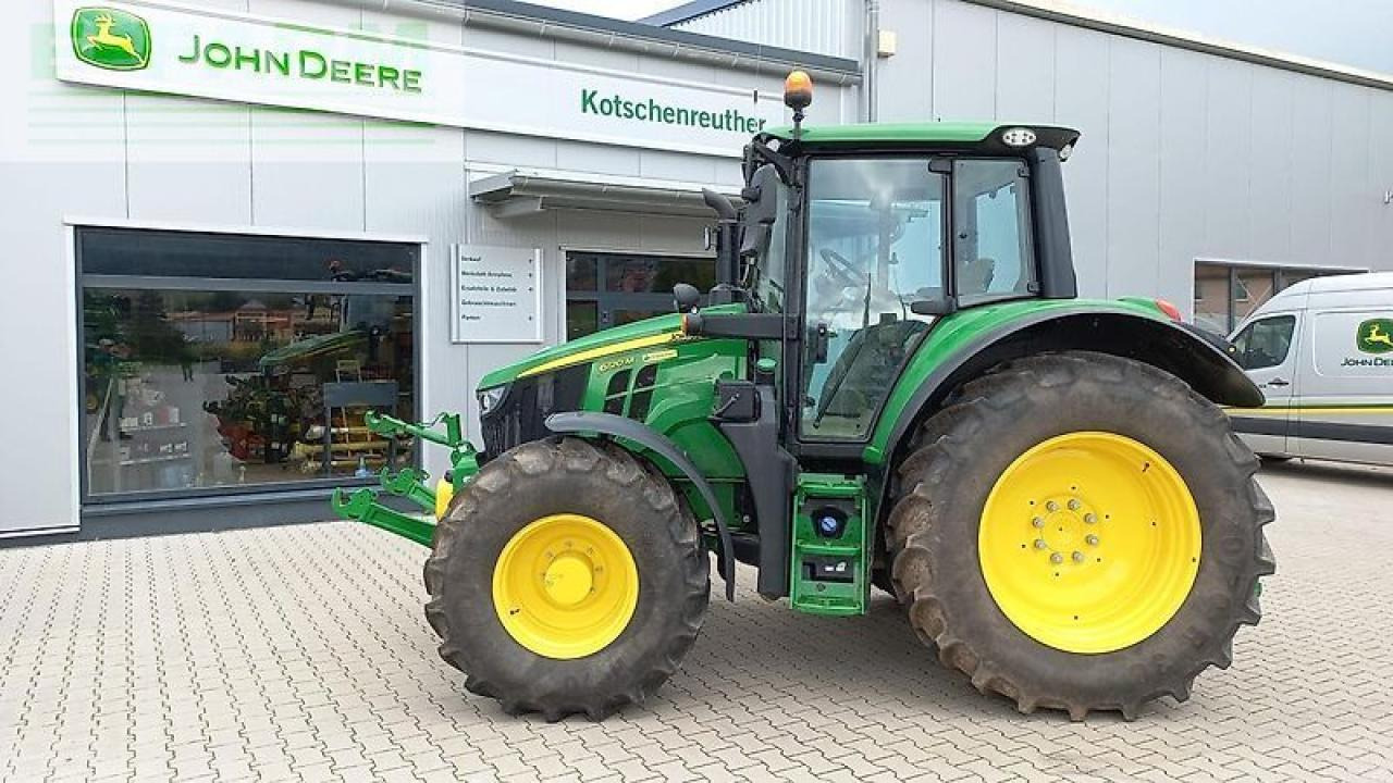 John Deere 6120m - Traktor: slika 2 John Deere 6120m - Traktor: slika 2
