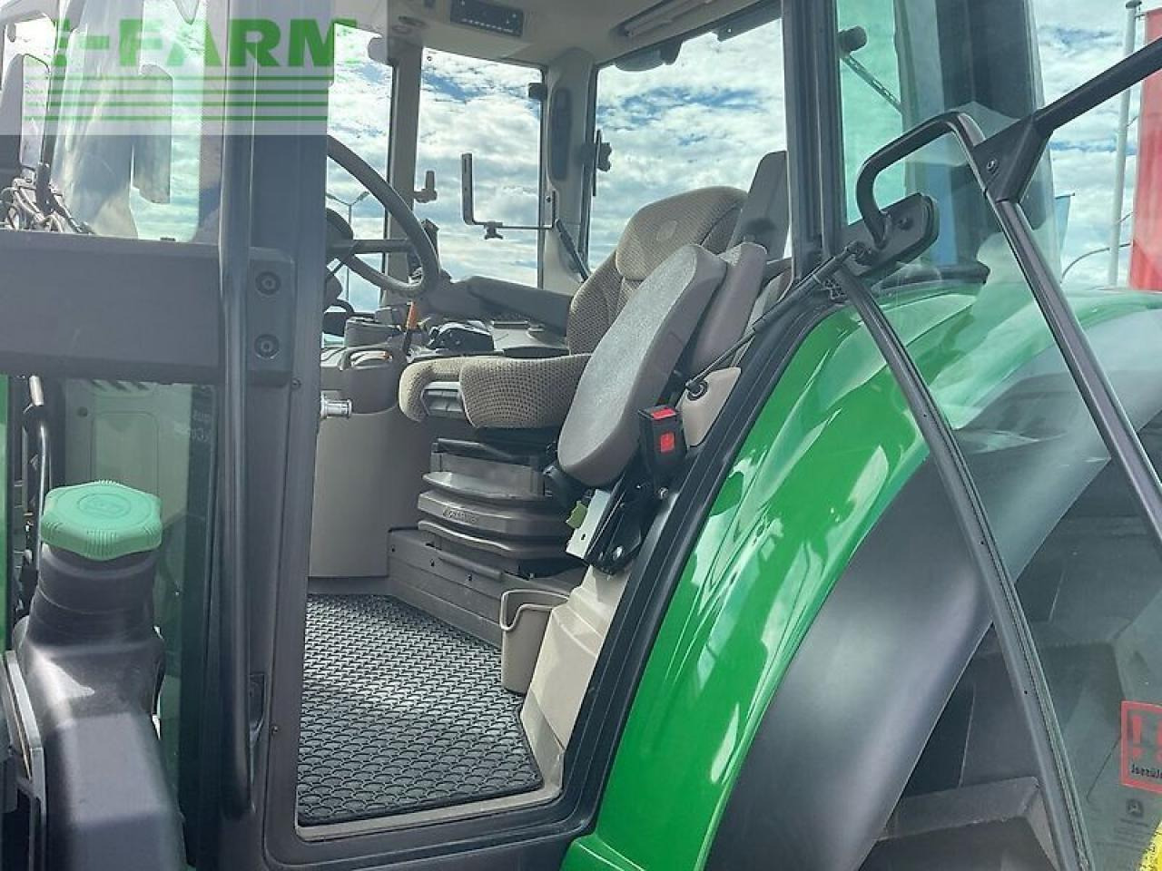 John Deere 6120m - Traktor: slika 5 John Deere 6120m - Traktor: slika 5