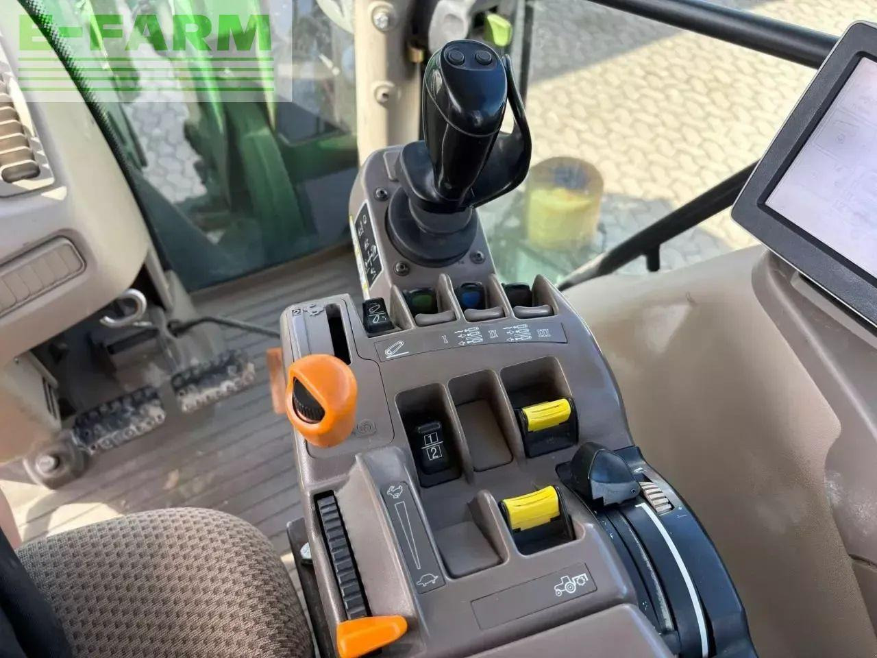 Traktor John Deere 6210r: slika 12 Traktor John Deere 6210r: slika 12