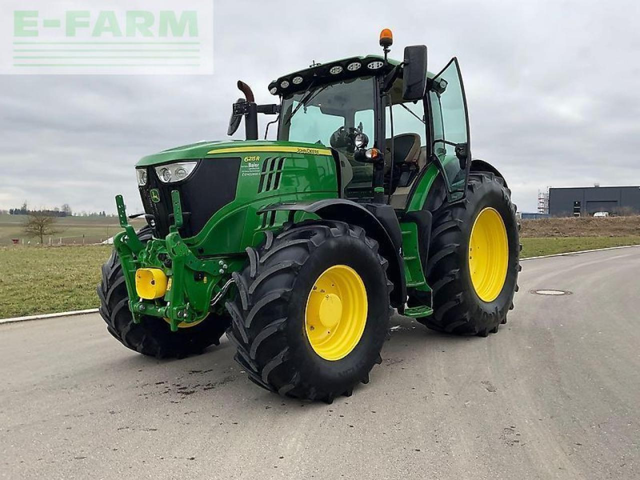 John Deere 6215 r - Traktor: slika 1 John Deere 6215 r - Traktor: slika 1