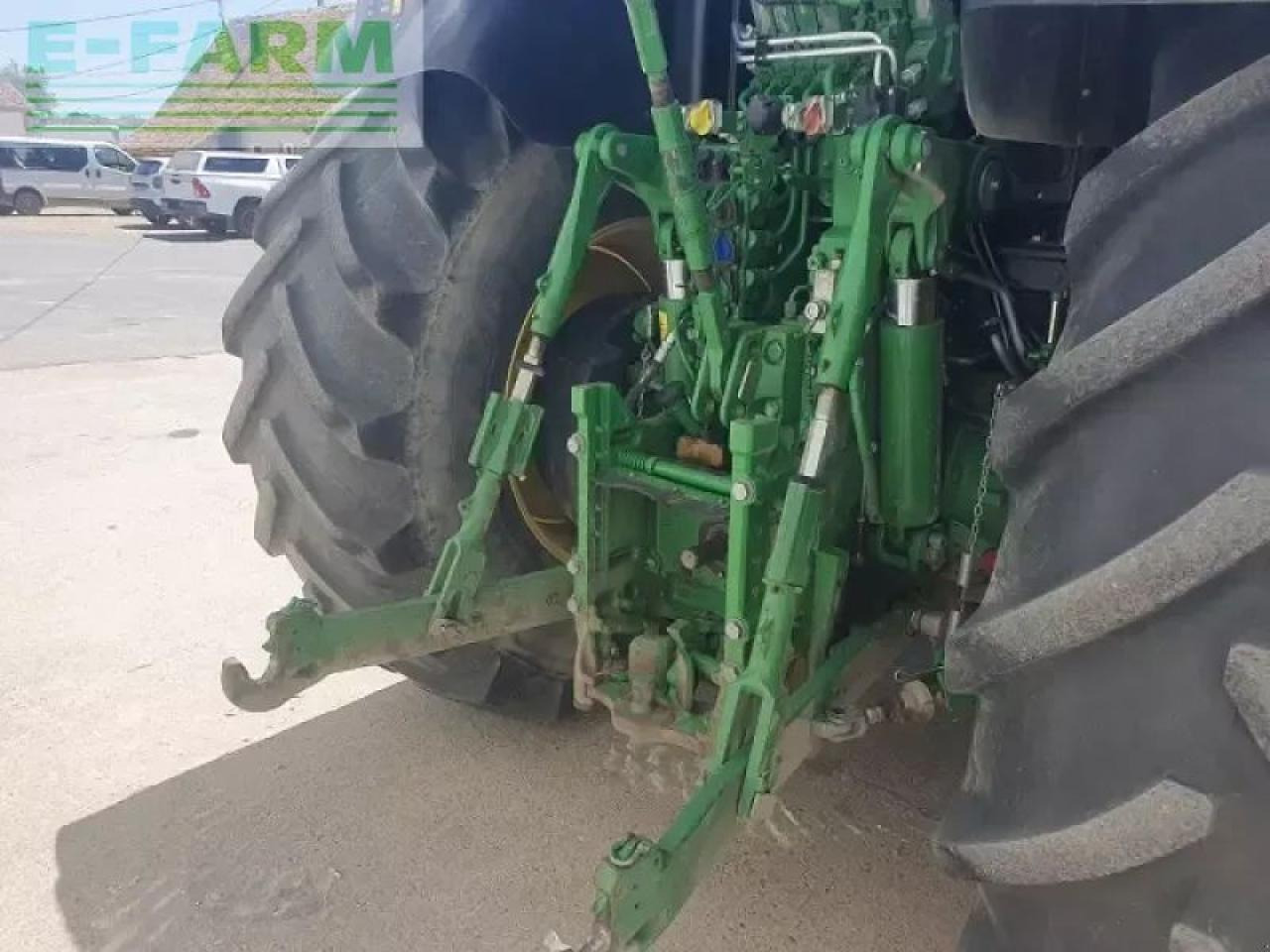 Traktor John Deere 6215r: slika 6 Traktor John Deere 6215r: slika 6