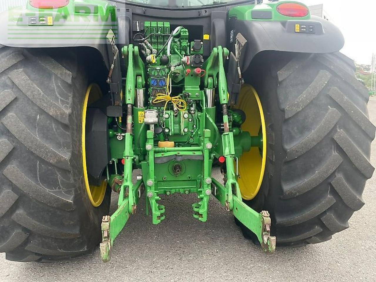 Traktor John Deere 6215r: slika 8