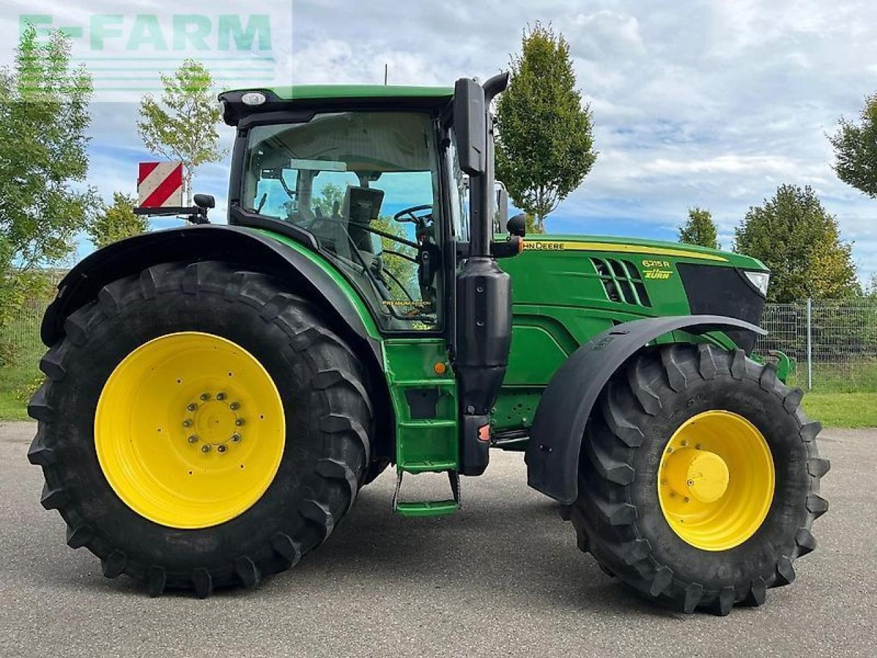 John Deere 6215r - Traktor: slika 1 John Deere 6215r - Traktor: slika 1