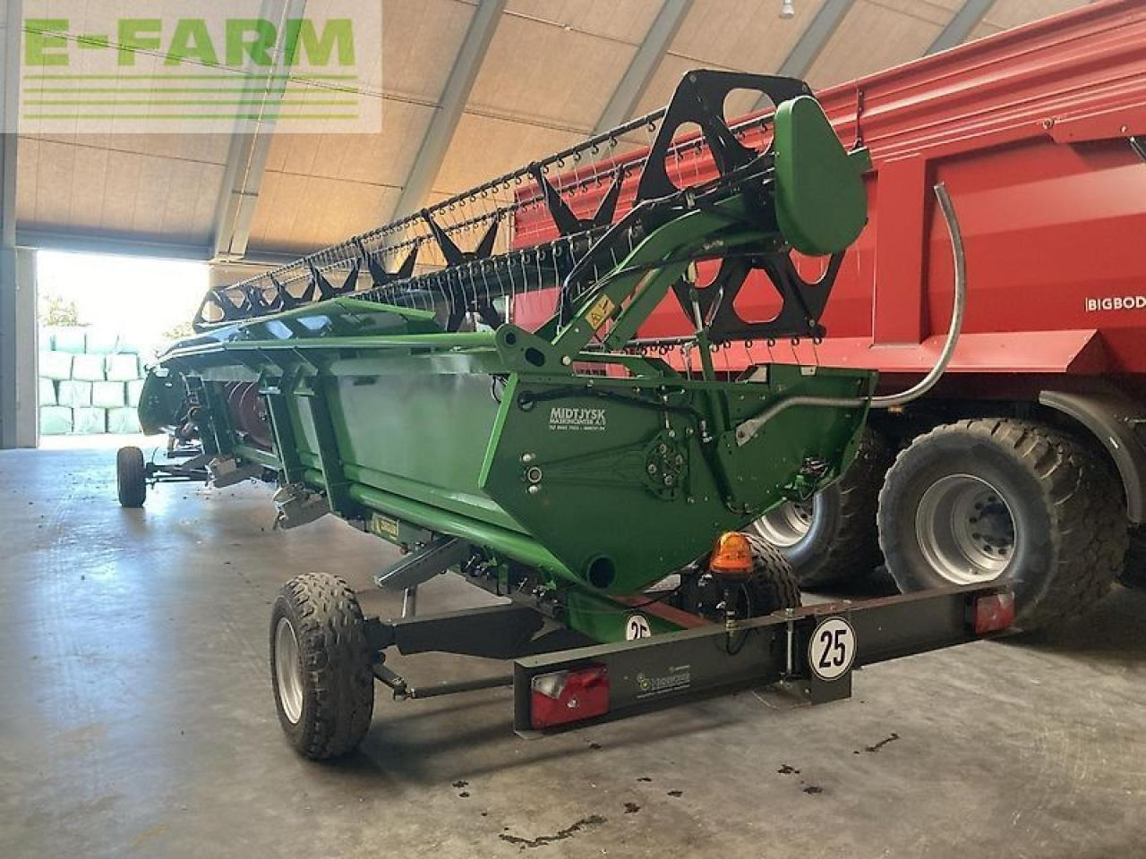 John Deere 635r - Dodatak za stočnu hranu: slika 2 John Deere 635r - Dodatak za stočnu hranu: slika 2