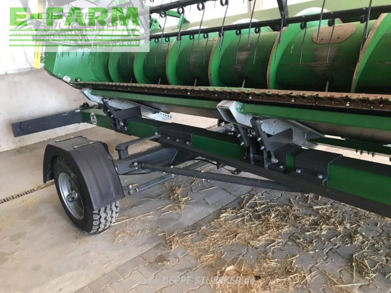 John Deere 640x - Prednji deo kombajna: slika 4 John Deere 640x - Prednji deo kombajna: slika 4