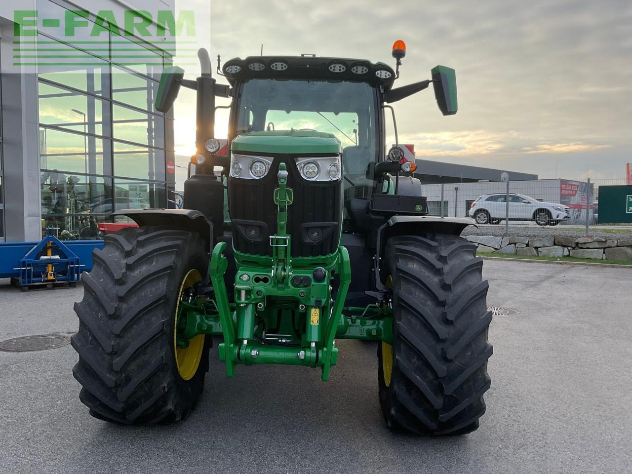 John Deere 6R 215 - Traktor: slika 3 John Deere 6R 215 - Traktor: slika 3