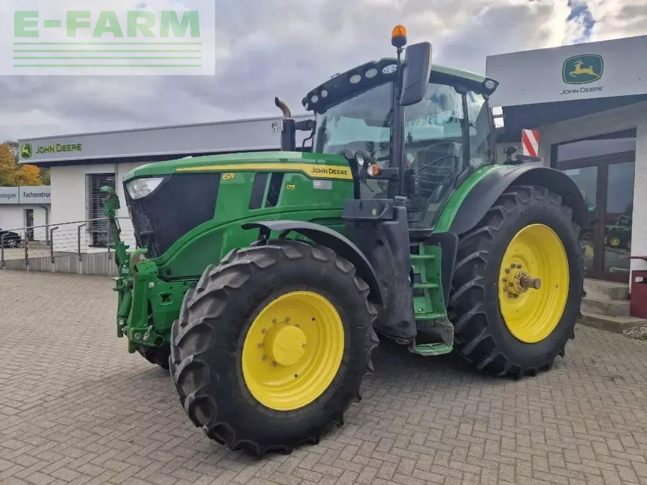 John Deere 6r 175 my24 ap 40 - Traktor: slika 1 John Deere 6r 175 my24 ap 40 - Traktor: slika 1