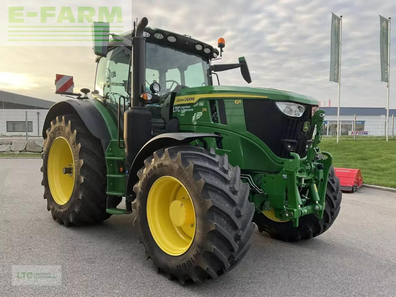John Deere 6r 215 - Traktor: slika 2 John Deere 6r 215 - Traktor: slika 2