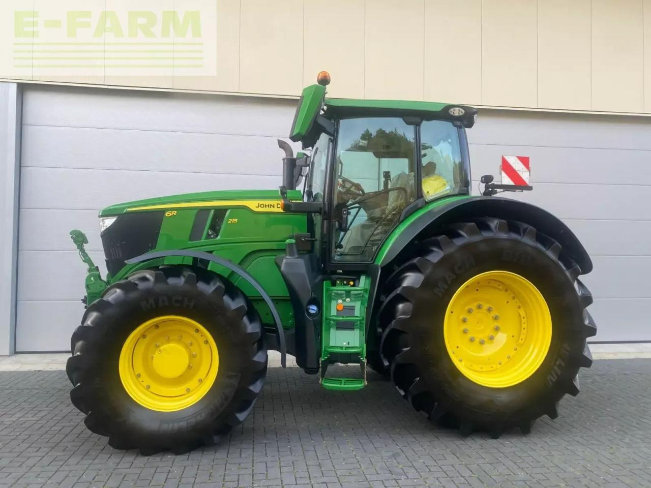 John Deere 6r 215 ap50 commandpro g5plus garantie 2029 - 3.750 h - Traktor: slika 1 John Deere 6r 215 ap50 commandpro g5plus garantie 2029 - 3.750 h - Traktor: slika 1