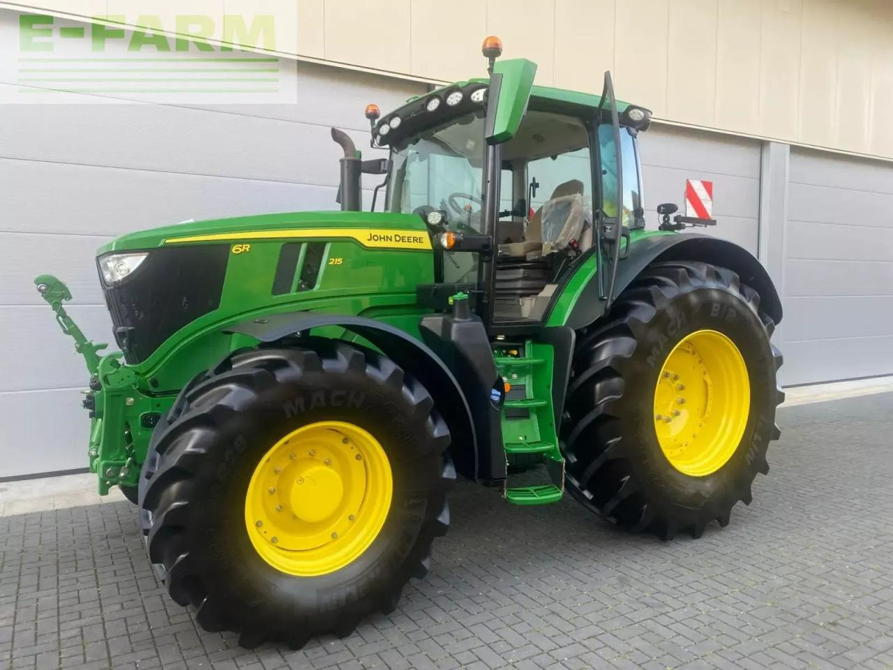 John Deere 6r 215 ap50 commandpro g5plus garantie 2029 - 3.750 h - Traktor: slika 2 John Deere 6r 215 ap50 commandpro g5plus garantie 2029 - 3.750 h - Traktor: slika 2