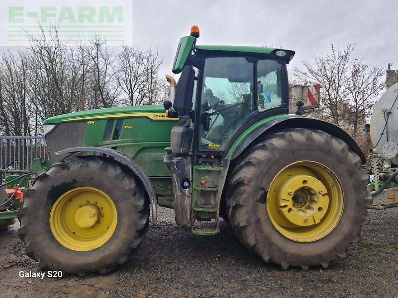 John Deere 6r 250 - command pro - Traktor: slika 1 John Deere 6r 250 - command pro - Traktor: slika 1