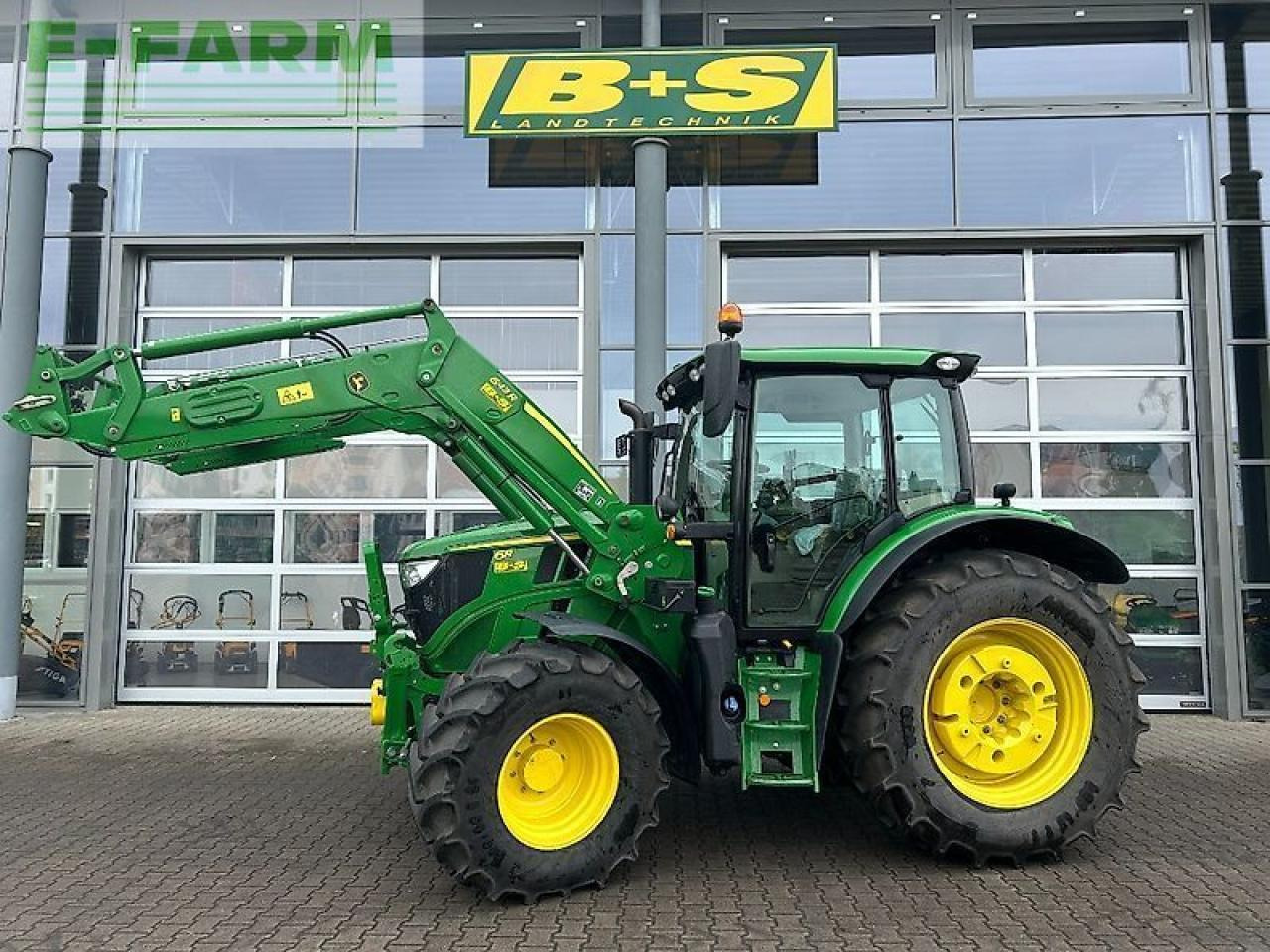 John Deere 6r150 - Traktor: slika 1 John Deere 6r150 - Traktor: slika 1