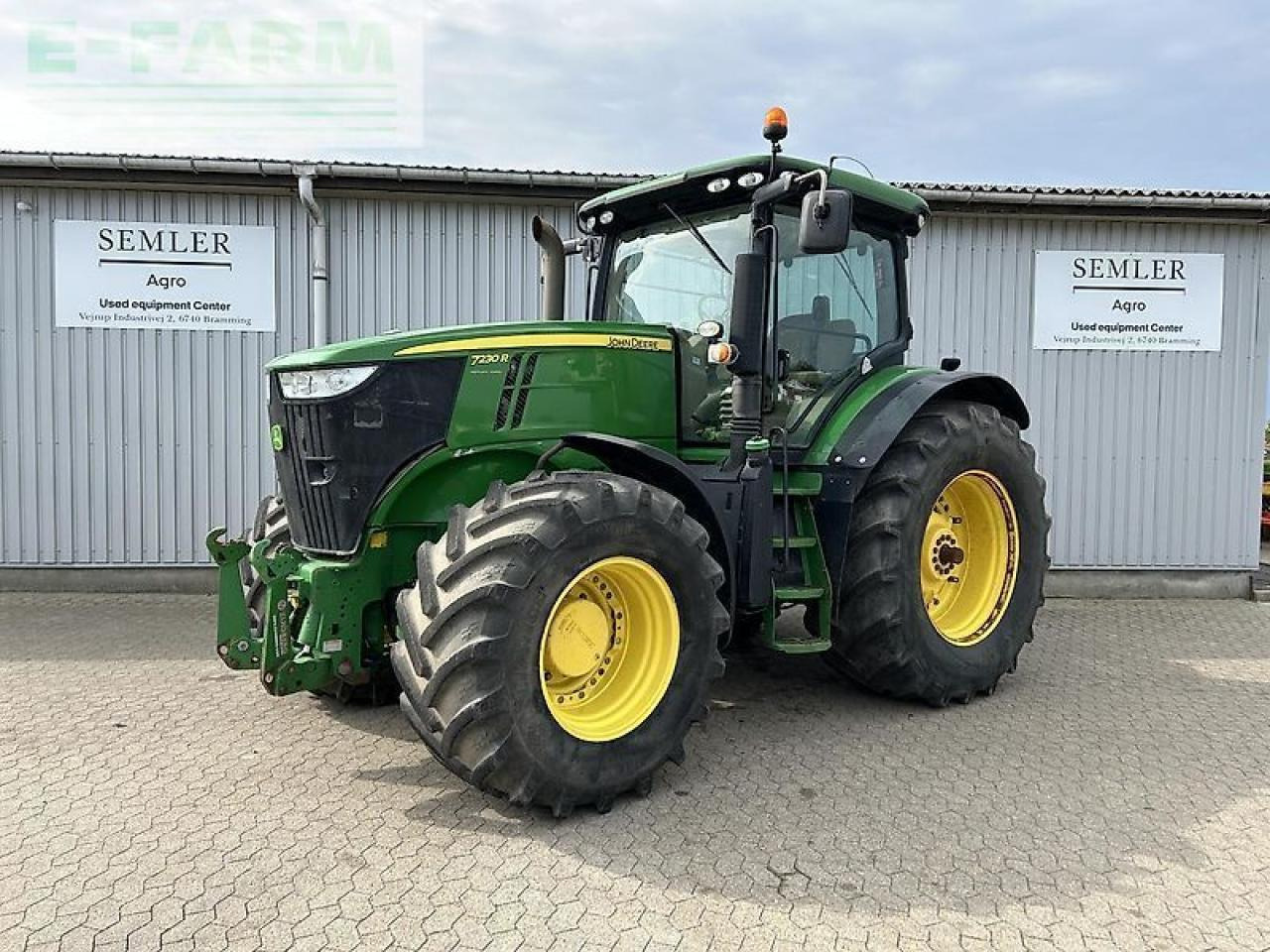 John Deere 7230r - Traktor: slika 1 John Deere 7230r - Traktor: slika 1