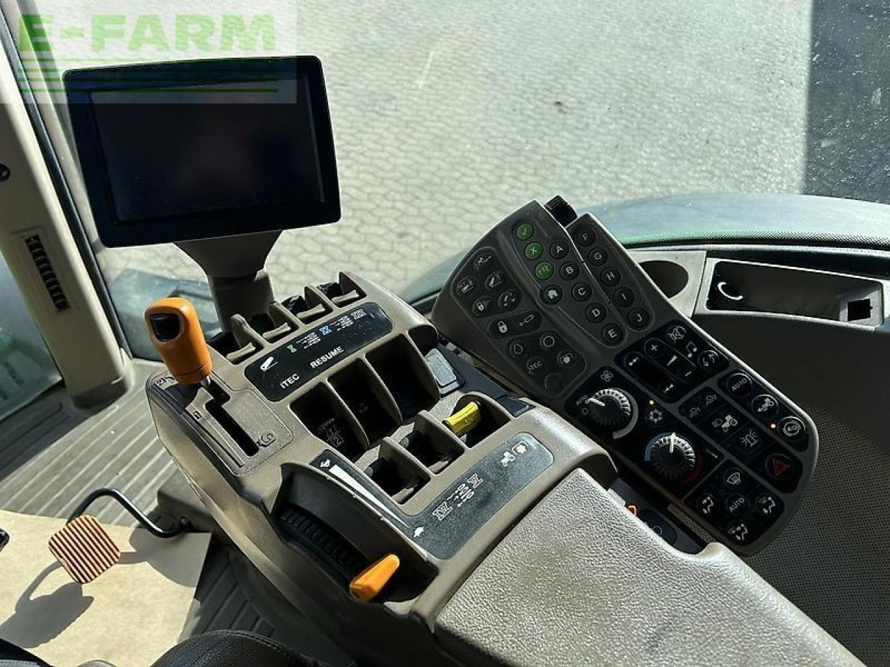 John Deere 7230r - Traktor: slika 3 John Deere 7230r - Traktor: slika 3