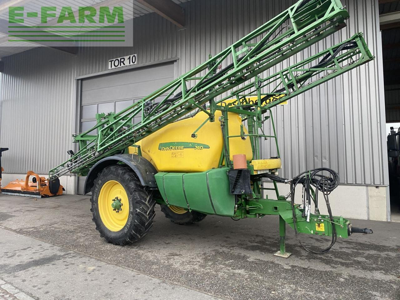 John Deere 740 - 28 m - Vučena prskalica: slika 1 John Deere 740 - 28 m - Vučena prskalica: slika 1